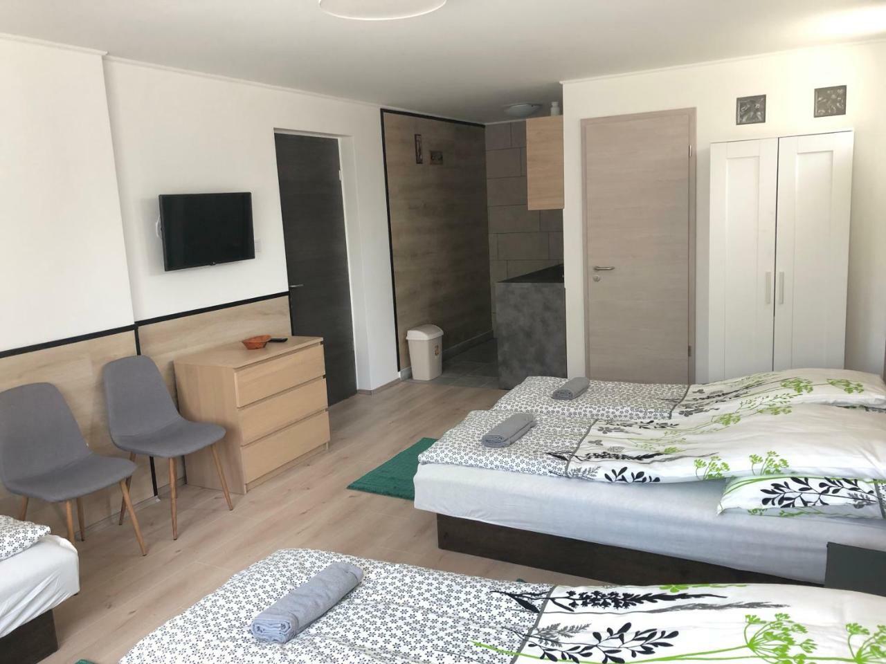 Juno Apartman Vendeghaz Мишкольц Экстерьер фото